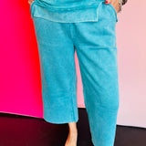 Light teal acid washed pocketed cropped sweatpants