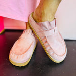 Pink slip-on shoe with a buckle and pleated ruffle