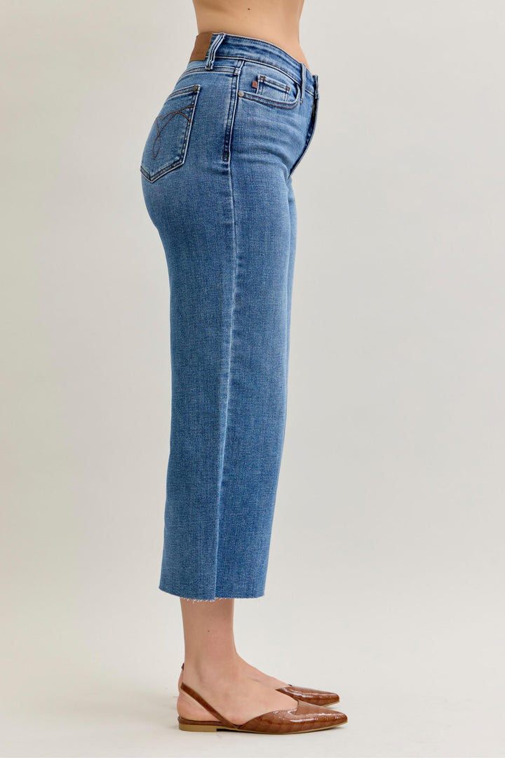 Judy Blue Cropped Classic Raw Hem Jeans