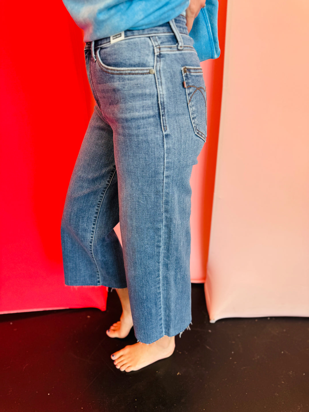 Judy Blue Cropped Classic Raw Hem Jeans