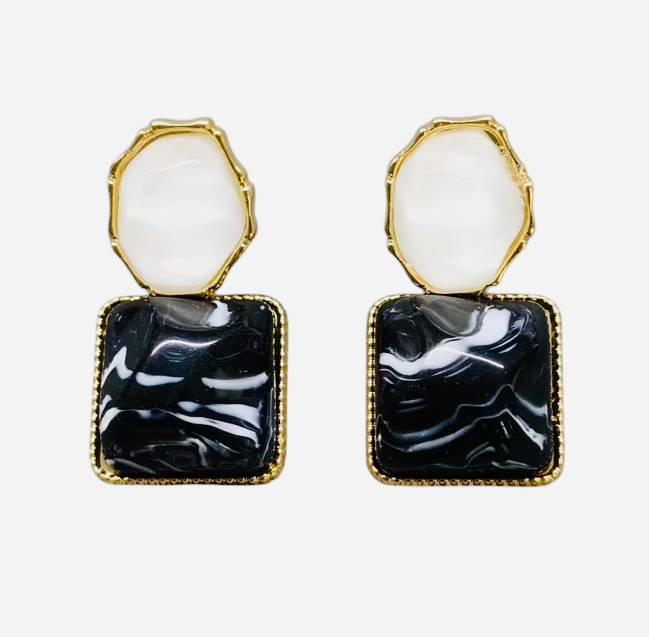 Black and pearl gold-tone resin dangle earrings