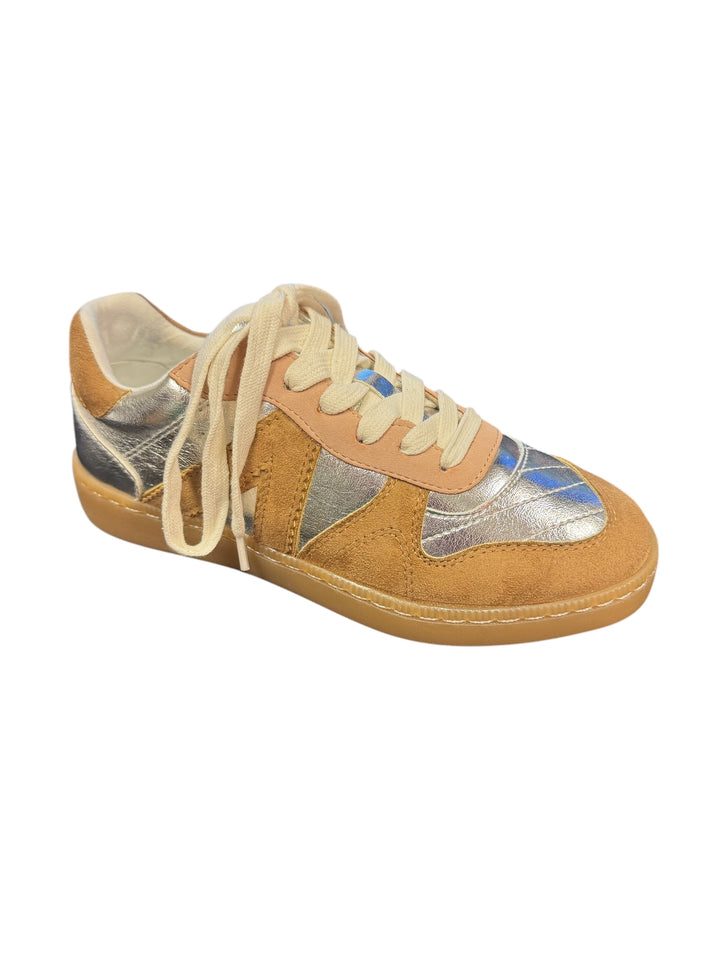 Veneus Blush Sneakers
