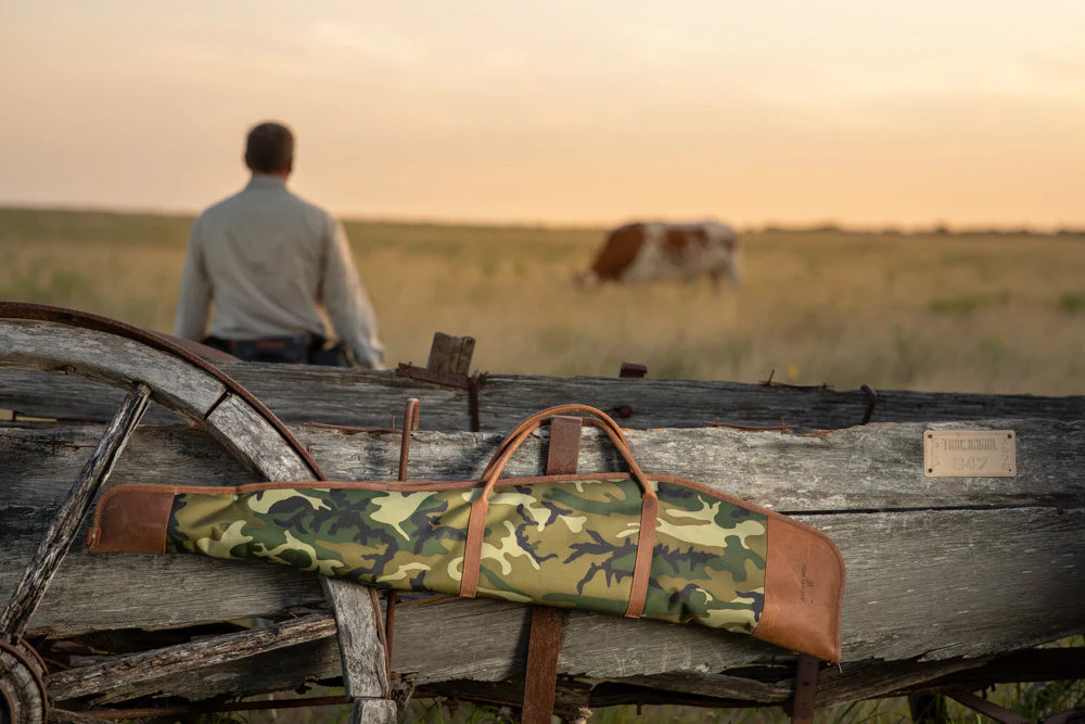 Jon Hart Rifle Cover in coated canvas with oiled leather trim and fleece linin