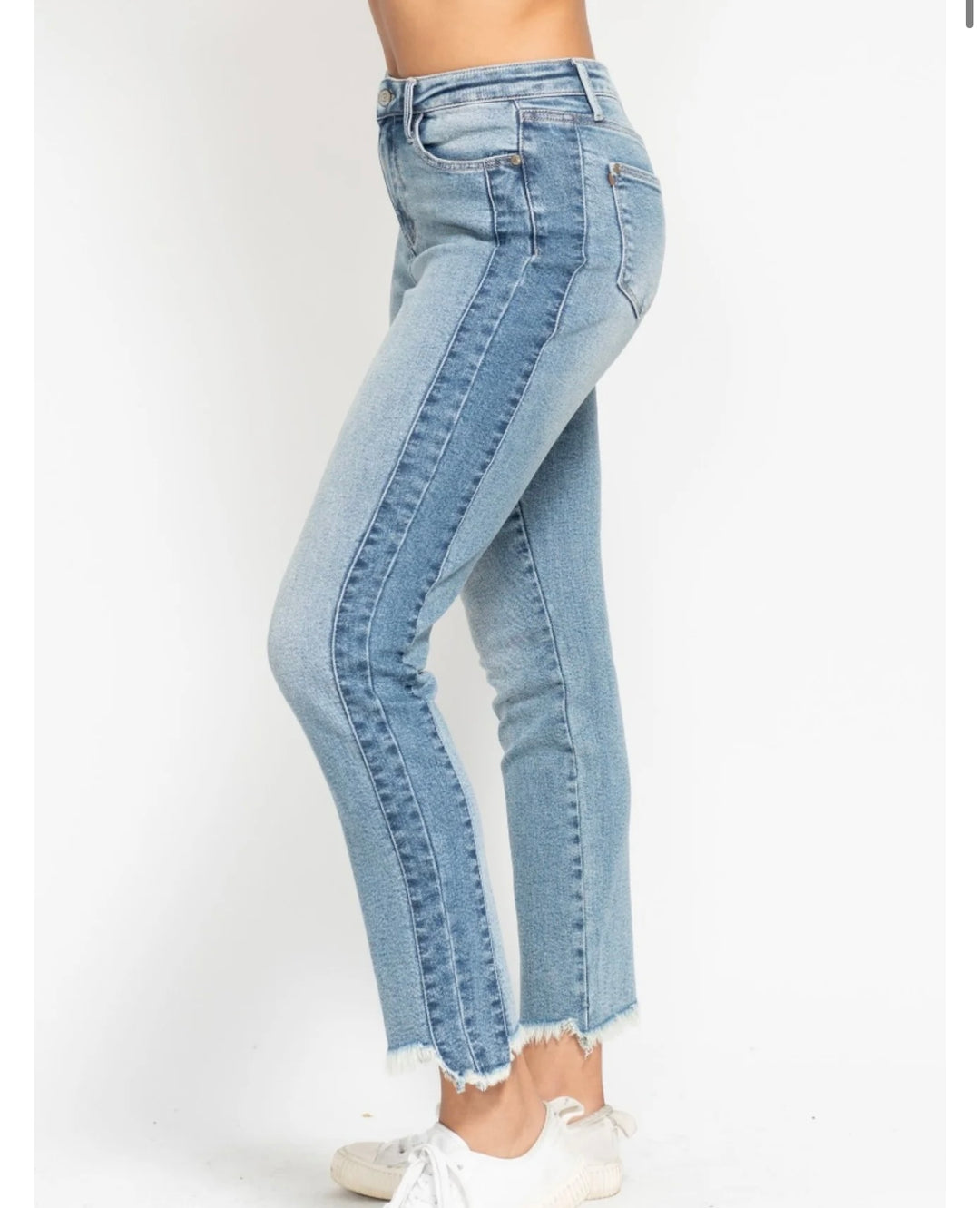 Judy Blue HW Vintage Wash / Fray Hem Jeans