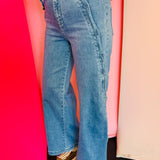 High-rise wide-leg jeans with scalloped edge hem in stretch denim, flattering and modern silhouette